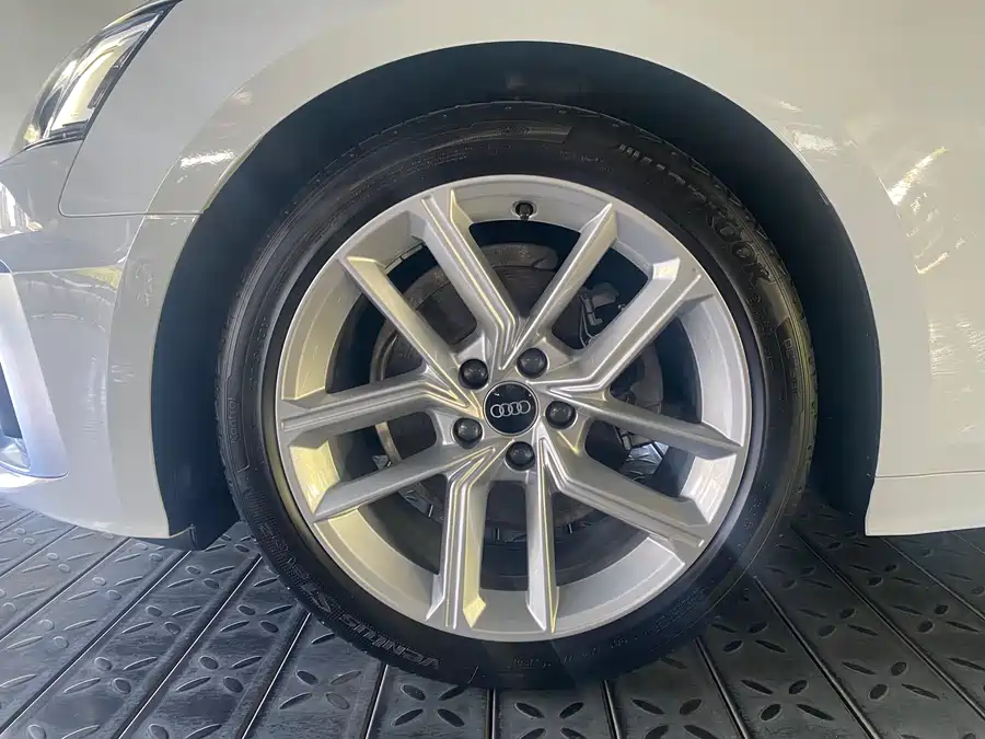 Audi A5 - фото 11