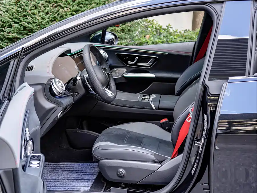 Mercedes EQE - фото 13