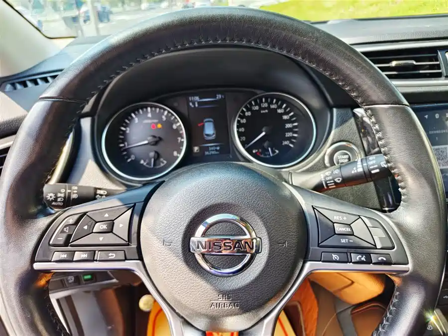 Nissan Qashqai - фото 10