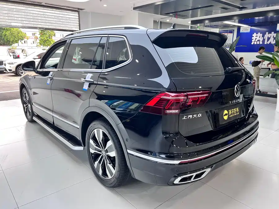 Volkswagen Tiguan - фото 6